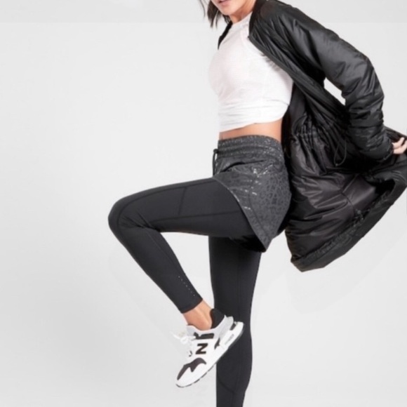 Athleta Pants - {NWT} ATHLETA Rainier 2 in 1 Tight Medium Black